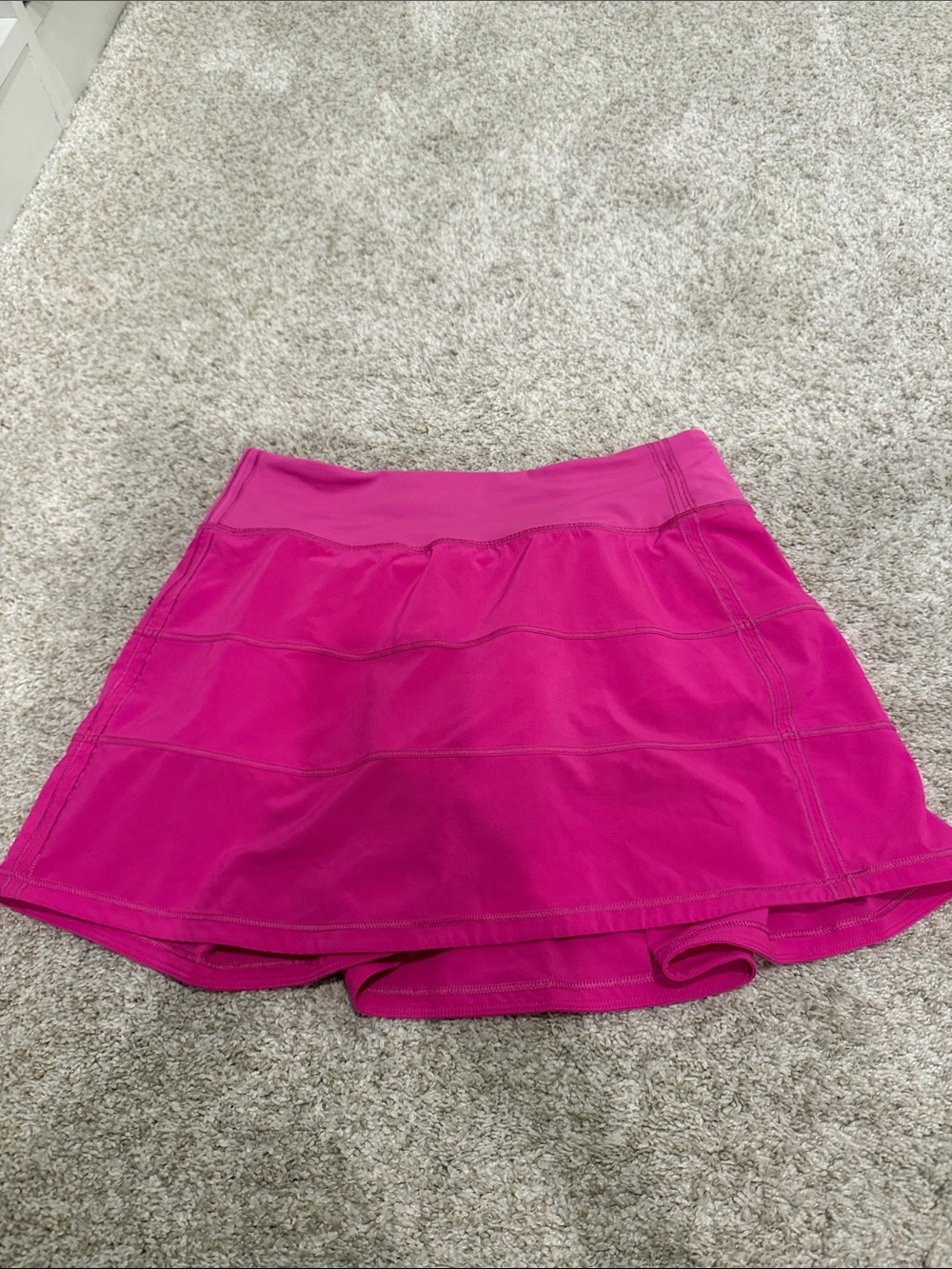 Lululemon Pace Rival mid rise skirt size 4 Tall. Pink color. Excellent condition